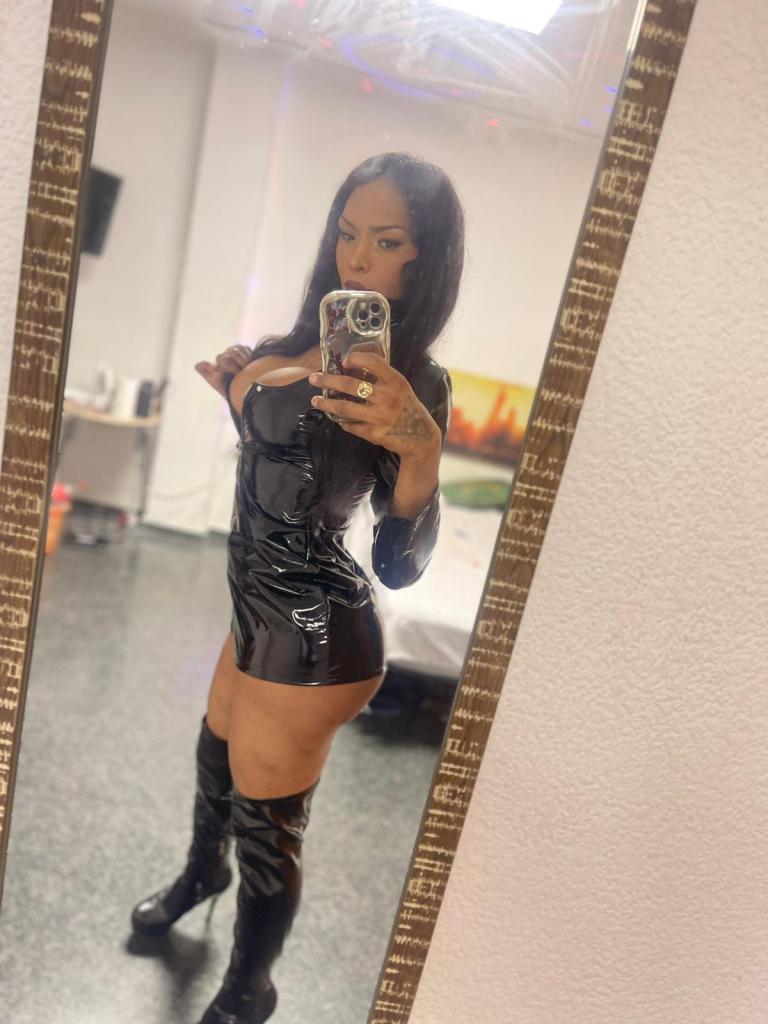 Transexual en Albacete: Transexuales y Travestis