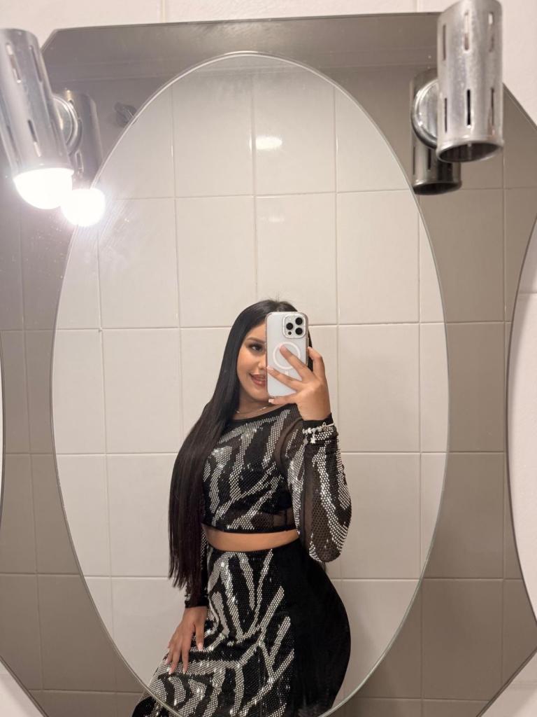 670456768: Chica busca chico en Orense