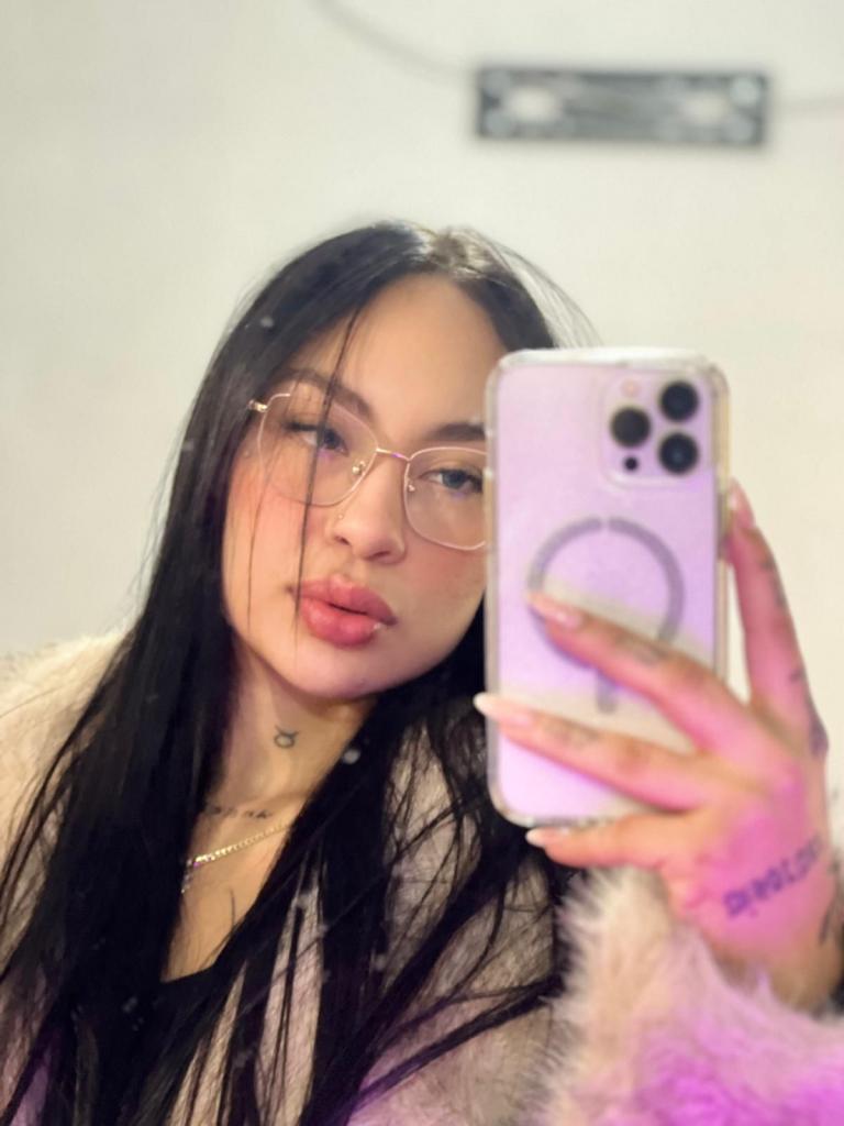 617246285: Chica busca chico en Málaga