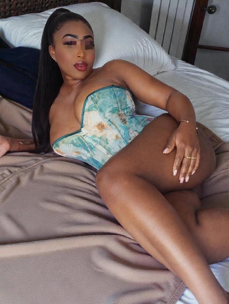 Chica busca chico en Murcia: Chica busca chico