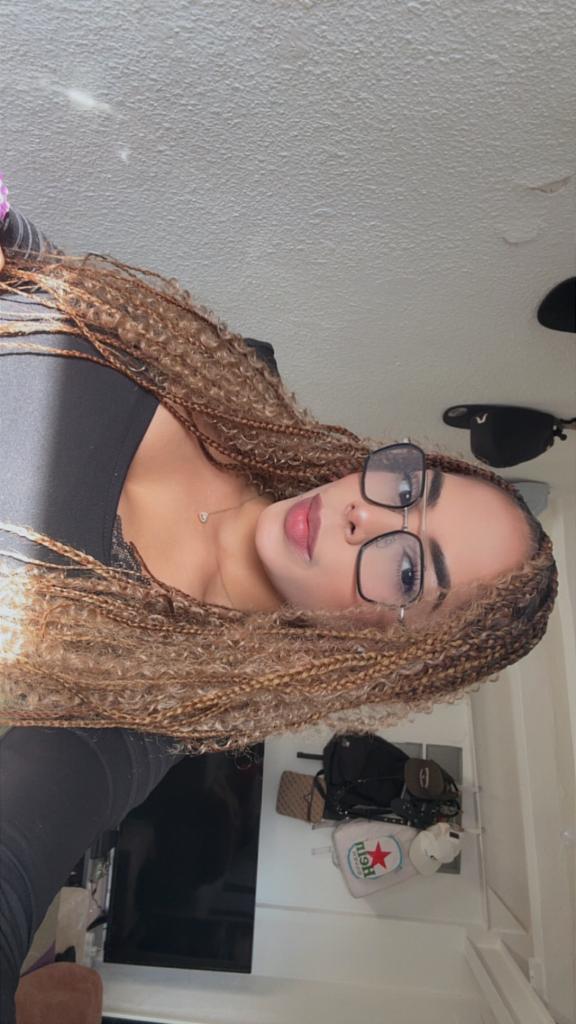 656499858: Chica busca chico en Barcelona