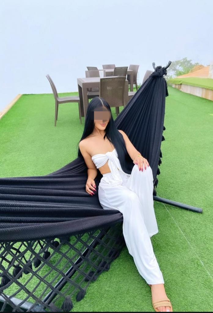 Chica busca chico en Almería: 