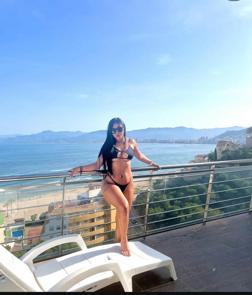 Chica busca chico en Alicante: Chica busca chico