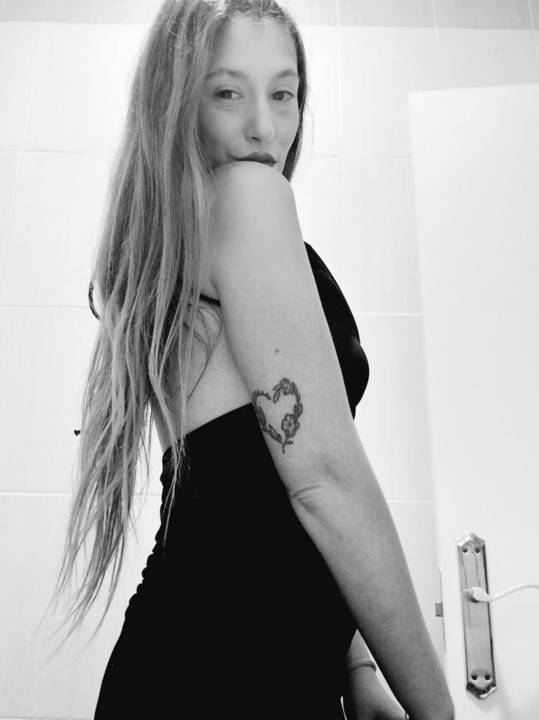 Chica busca chico en Almería: Chica busca chico