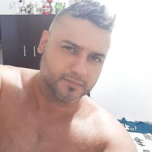 614076474: Chico busca chica en Murcia