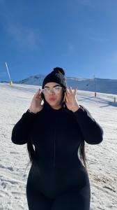 697752729: Chica busca chico en Madrid