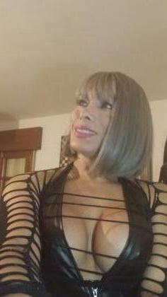 742064087: Transexual en Gerona
