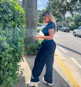 692077326: Chica busca chico en La Coruña