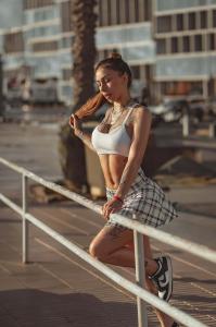 617077232: Chica busca chico en La Coruña