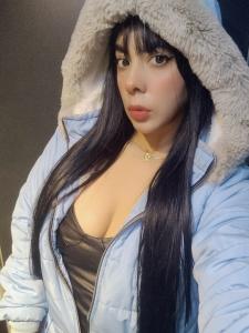 680688646: Chica busca chico en Barcelona