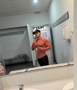 643252843: Chico busca chica en Sevilla