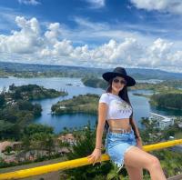 647206944: Chica busca chico en León