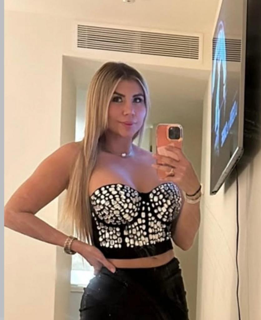 Chica busca chico en Almería: Chica busca chico