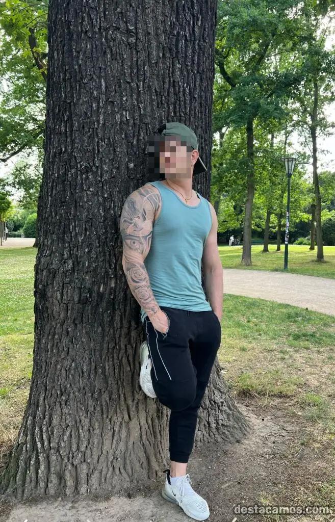 Chico busca chica en Barcelona: 