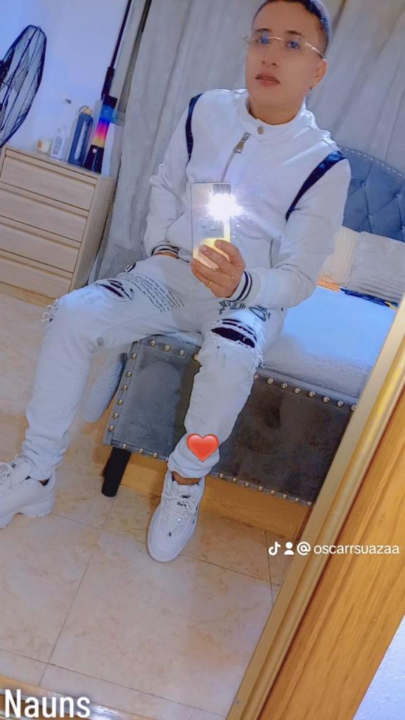 643492897: Chico busca chica en Valencia