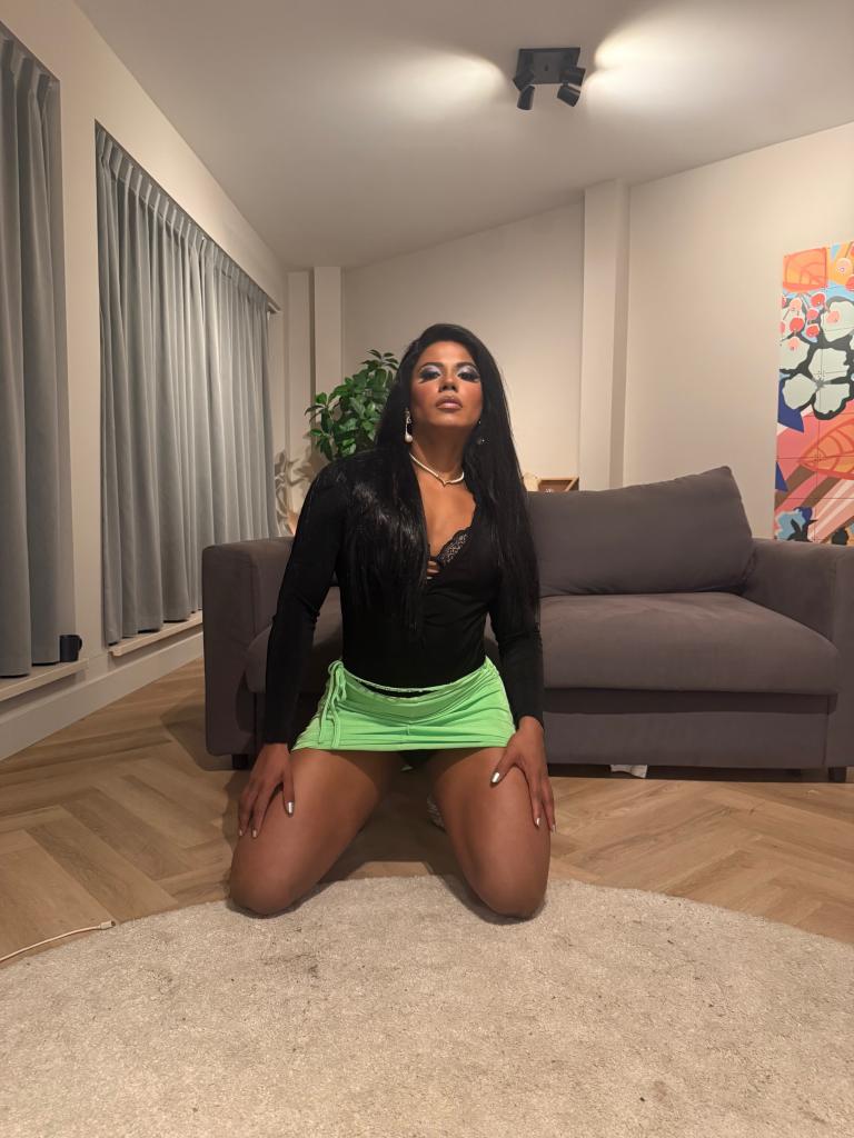 611201697: Transexual en Gerona