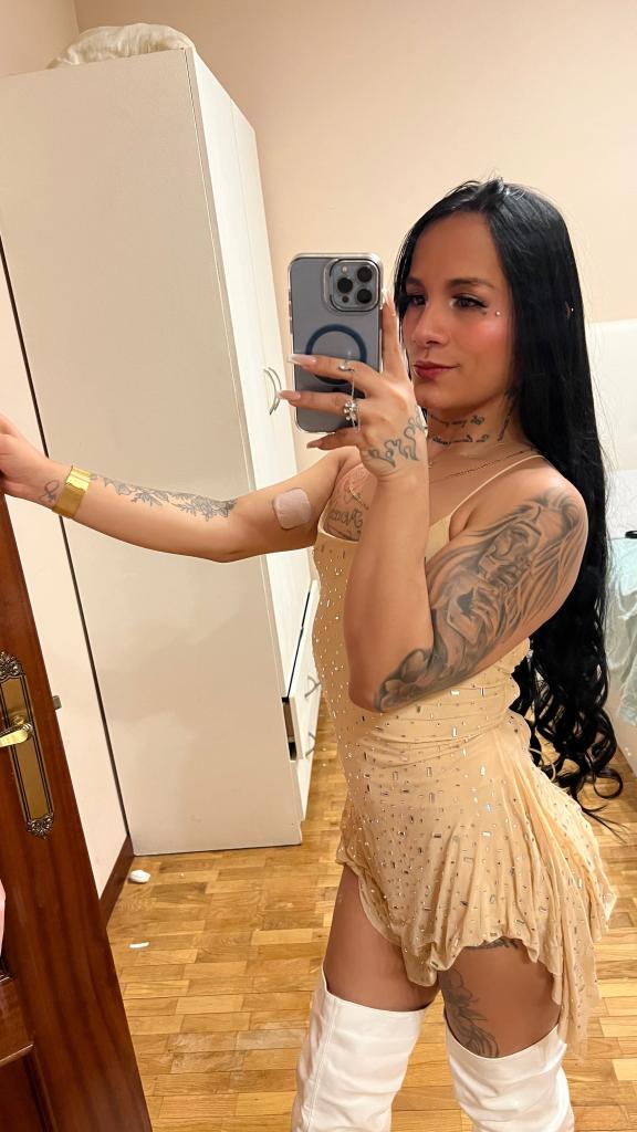 623740063: Transexual en León