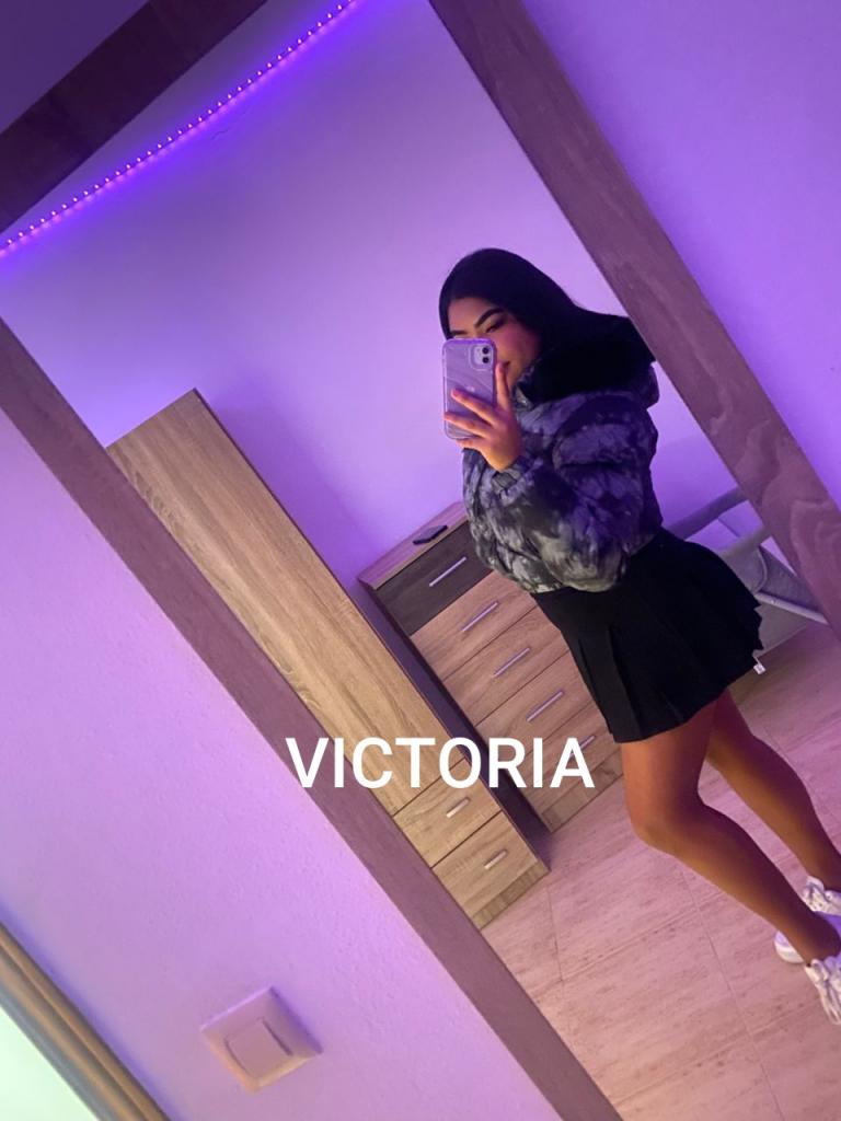 670052209: Chica busca chico en Almería