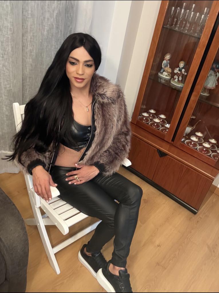 613230446: Travesti en Lérida