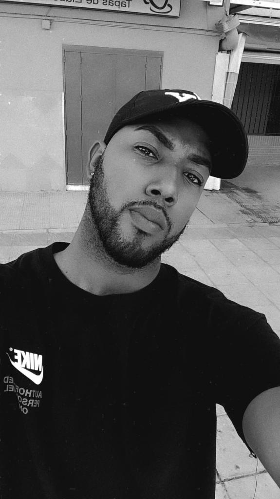 Chico busca chica en Las Palmas: 