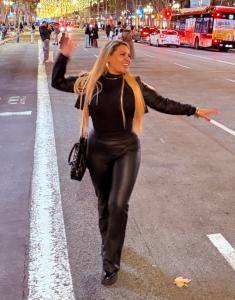 653913486: Chica busca chico en Sevilla