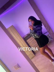 670052209: Chica busca chico en Almería