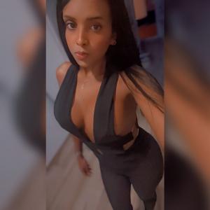 642427148: Chica busca chico en Madrid