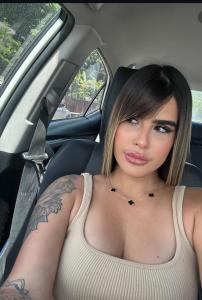 677392238: Chica busca chico en Sevilla