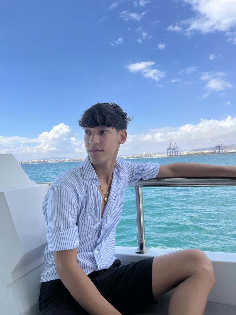 Chico busca chica en Málaga: 