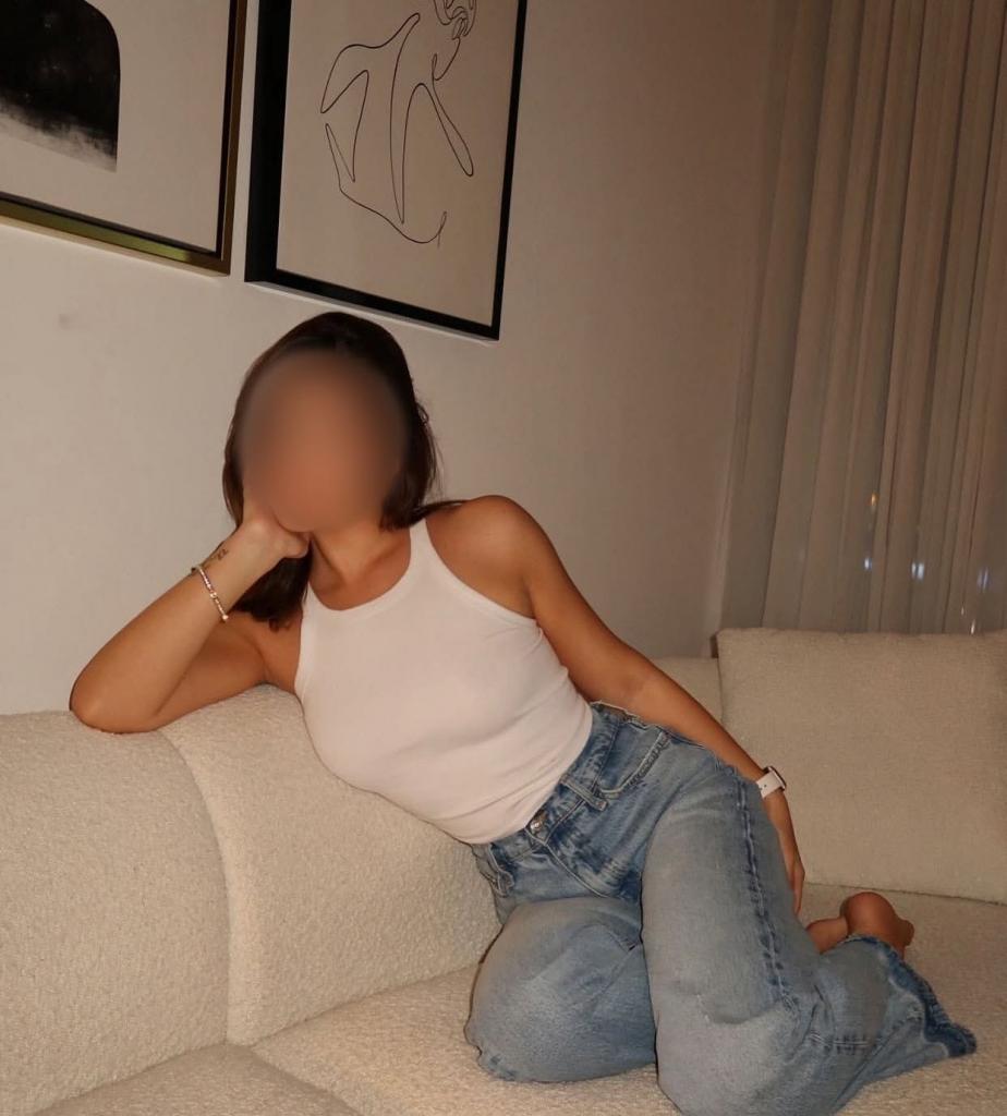 678760464: Chica busca chico en Málaga