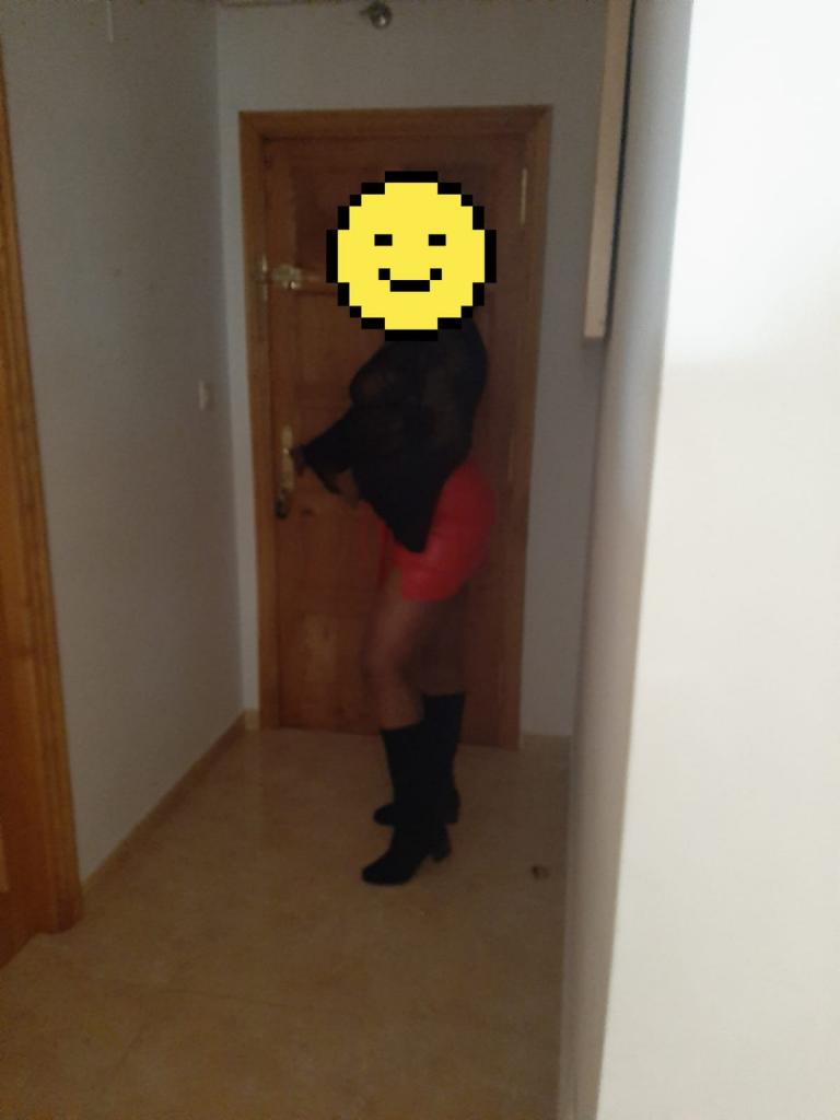 631670450: Chica busca chico en Orense
