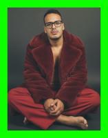 674067103: Chico busca chica en Ibiza