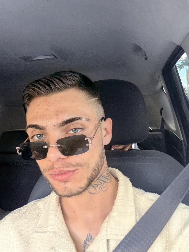 Chico busca chica en Málaga: 