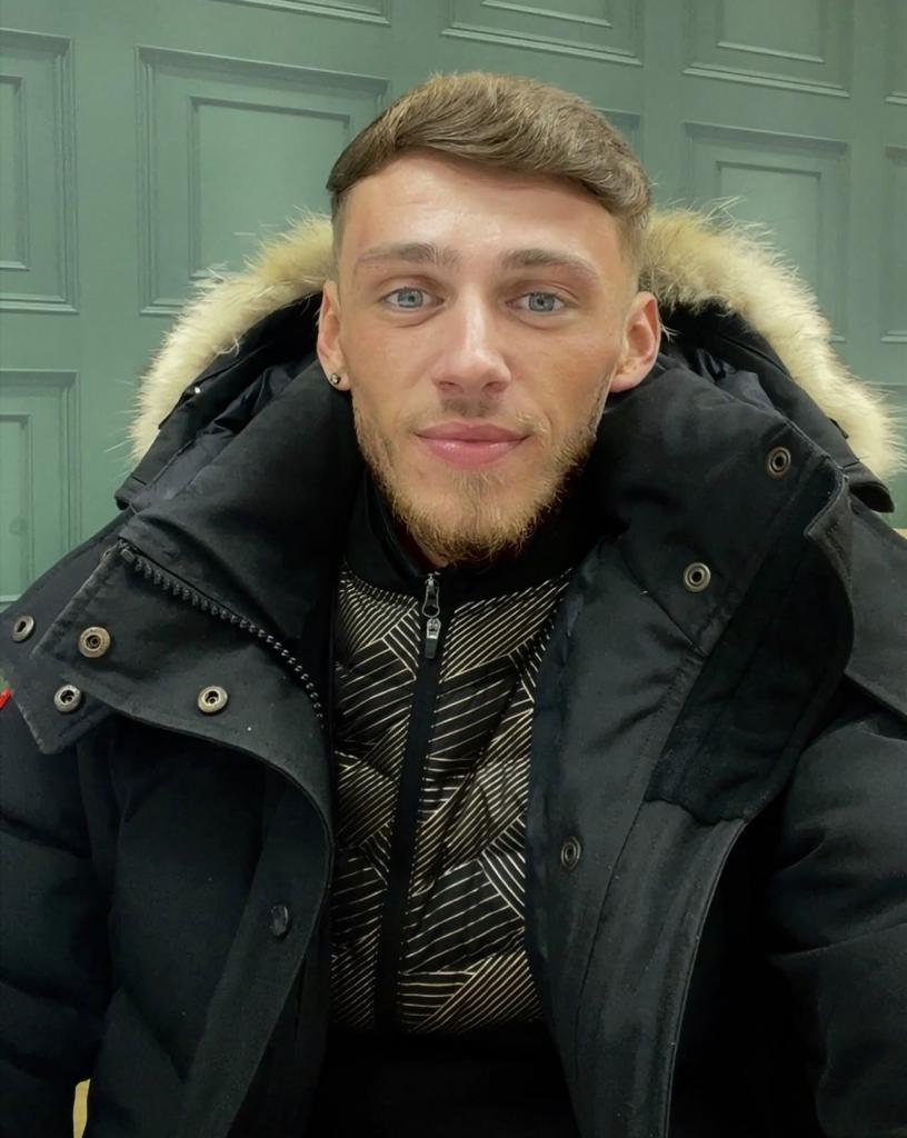 Chico busca chica en Cádiz: 