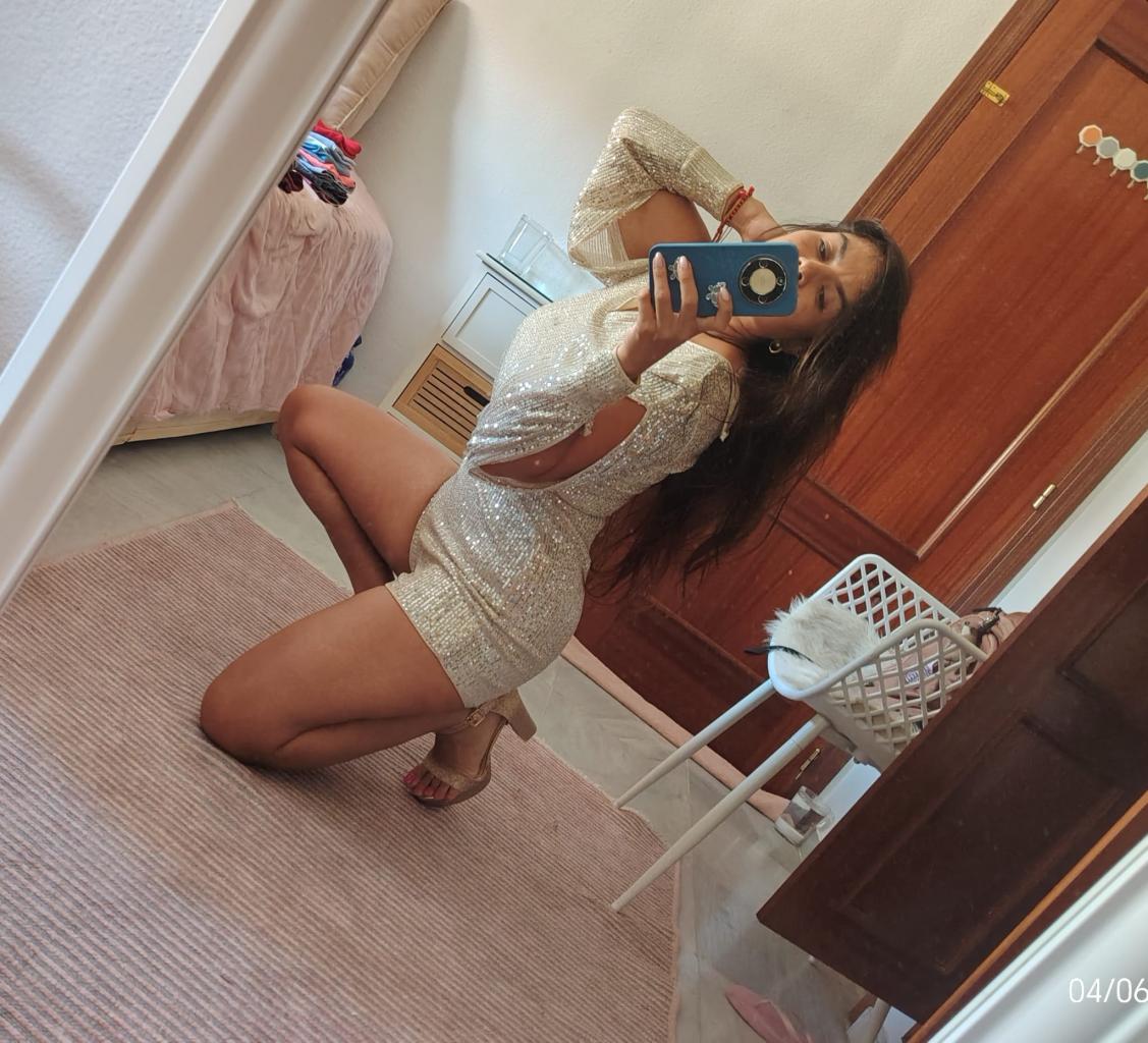 600428117: Chica busca chico en Sevilla
