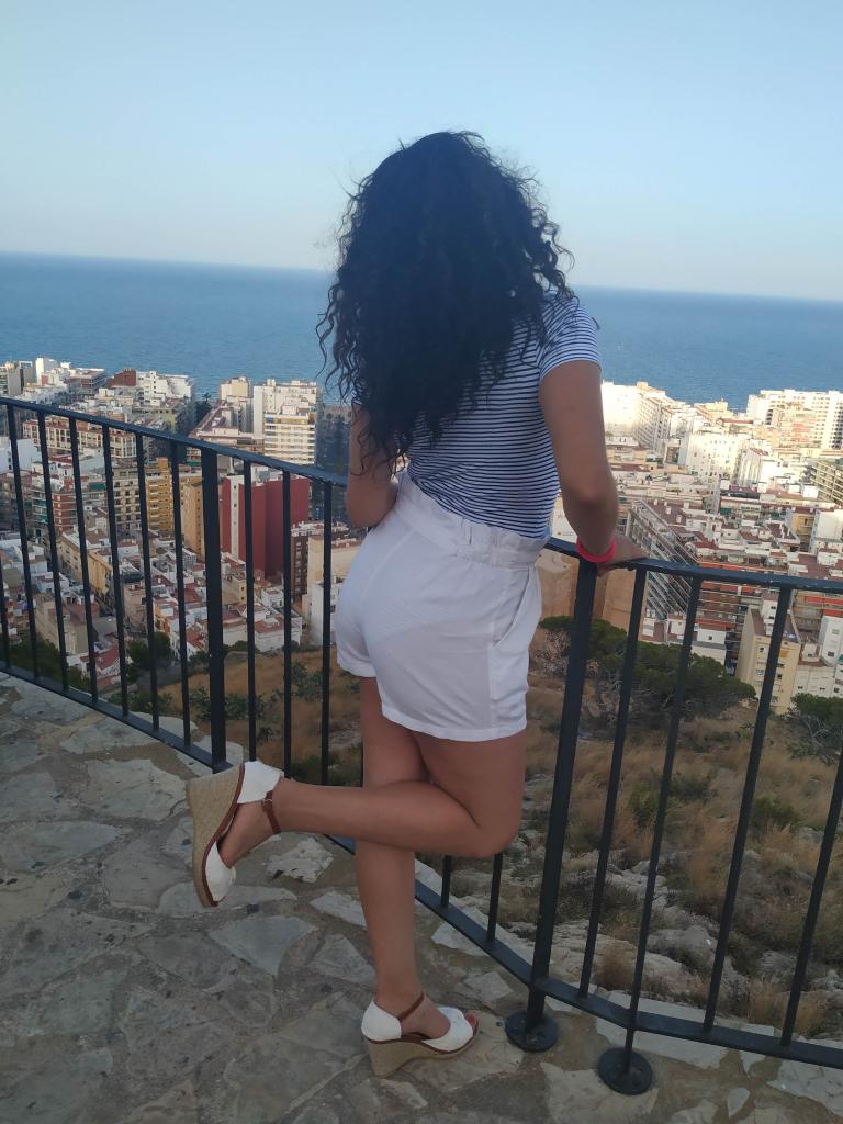 742067737: Chica busca chico en Guipúzcoa
