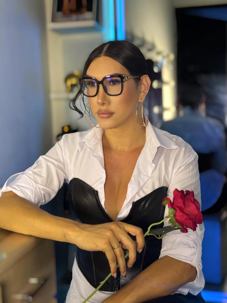 647409844: Transexual en Orense