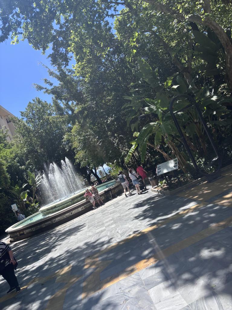 641949035: Chica busca chico en Málaga