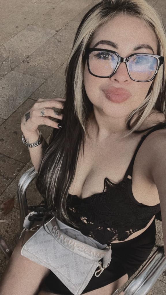 631915756: Chica busca chico en León