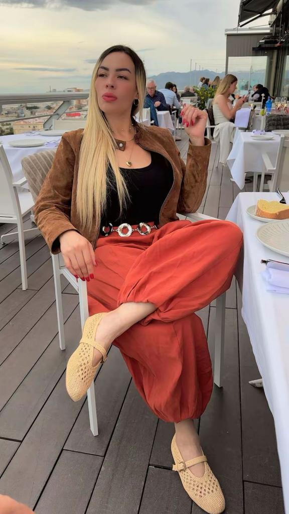 613924182: Chica busca chico en Málaga