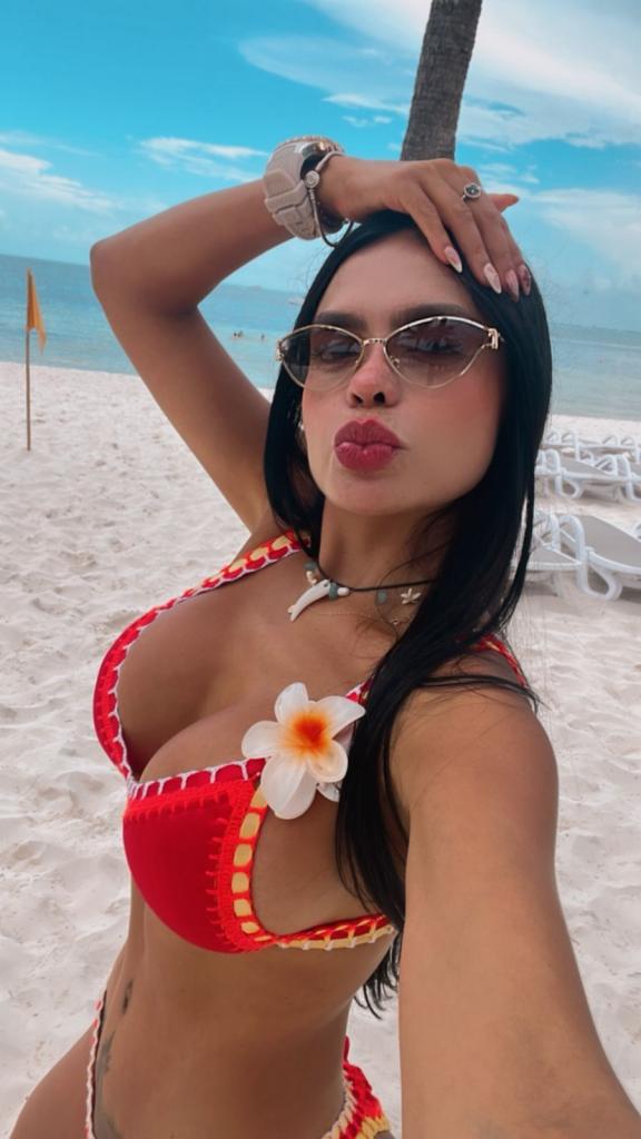 677448427: Chica busca chico en Málaga