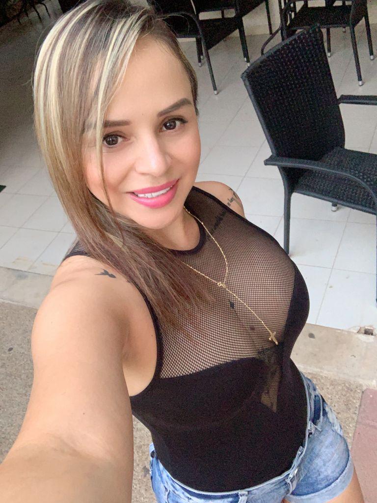 614233217: Chica busca chico en Menorca
