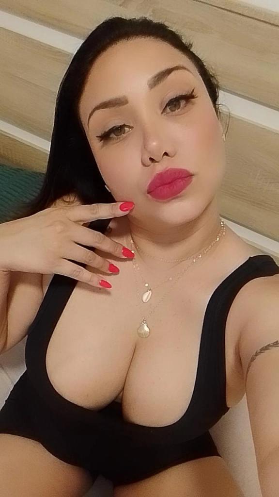 Chica busca chico en Alicante: Chica busca chico