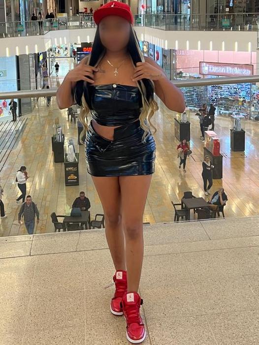 Chica busca chico en Sevilla: 