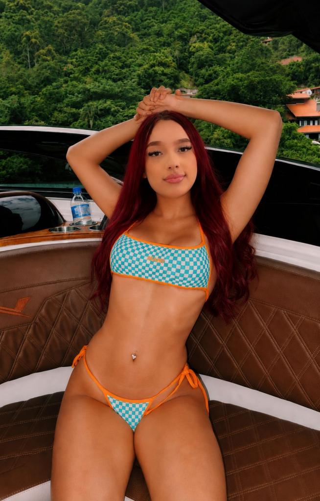 Chica busca chico en Alicante: Chica busca chico
