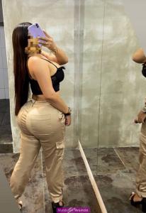 667600934: Chica busca chico en Sevilla