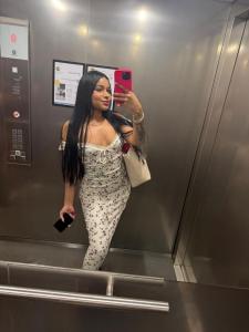 661168954: Chica busca chico en Madrid