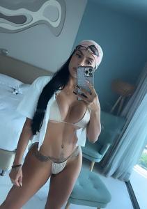 677448427: Chica busca chico en Málaga