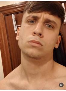 695613321: Chico busca chica en Barcelona