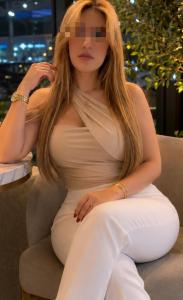 677833455: Chica busca chico en Barcelona